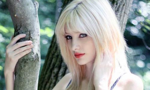 How to dye your hair white without yellowness
