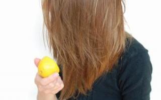 Receptai kaukių su citrina plaukams šviesinti