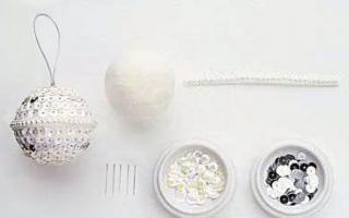 Decorating a foam ball with sequins