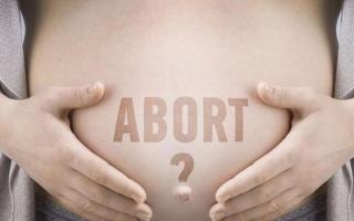 Kokie yra neigiamo Rh kraujo pavojai nėštumo metu?