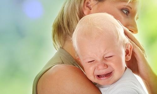 Vyčnívající čelo a oči u dítěte: mám se bát?