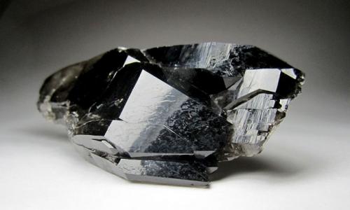 Черни камъни: и техните уникални свойства, значение за различни зодии