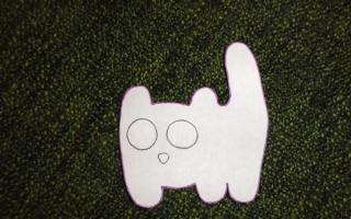 Котка от филц с шарки с различни размери Как да шиете шарка за котка от филц